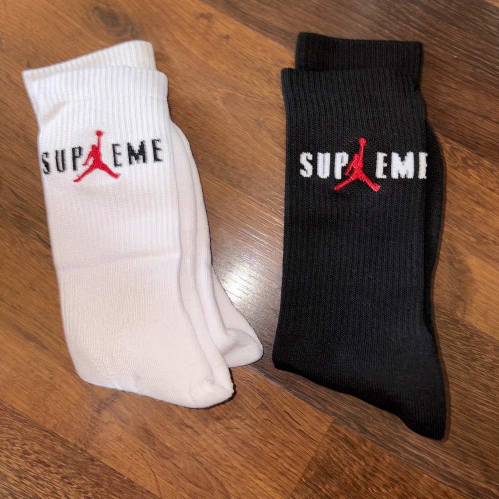 Supreme Jordan Dri-FIT Crew Socks, 1 Black 1 White, Men's Large 6-12 HypeBeast - Picture 2 of 8